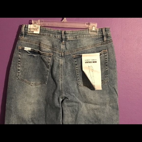 Almost Famous Vintage Mom Jeans - Picture 3 of 7